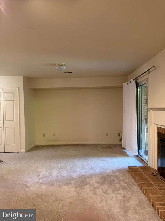 Building Photo - 5976 Norham Dr