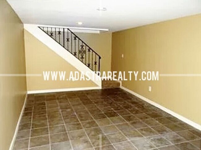 Building Photo - Affordable 3 Bedroom Ranch Home w/Finished Basement in KCMO-Available in AUGUST!!
