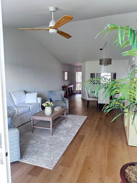 Building Photo - 529 Mardel Dr