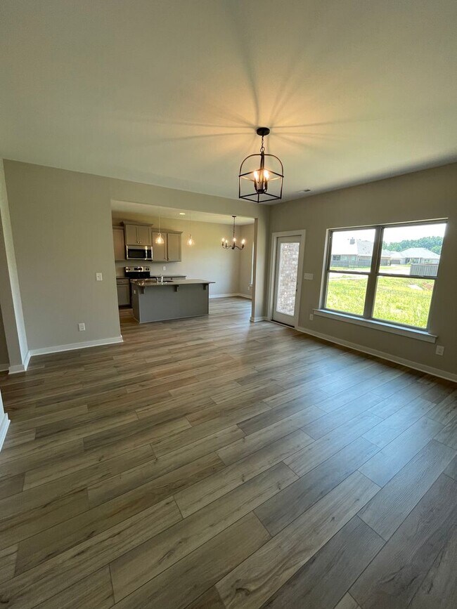 Building Photo - Home for Rent in Meridianville, AL!!! Avai...