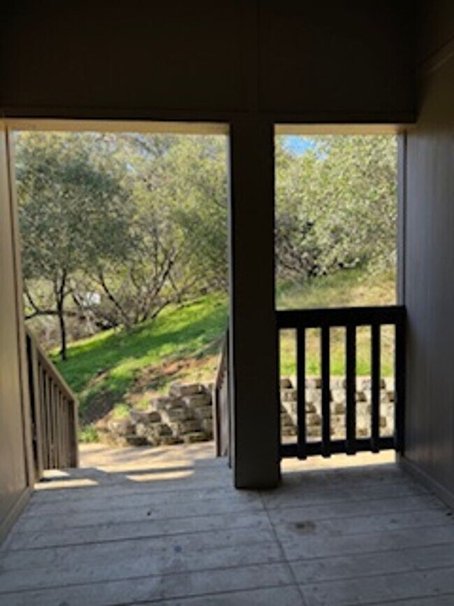 Building Photo - Auburn Cutie