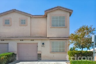 Building Photo - 2023 Betty Davis St