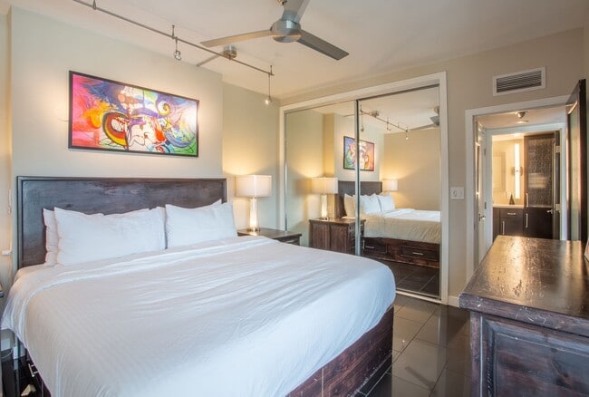 Building Photo - READY TO VIEW NOW! Gorgeous Downtown Phoen...