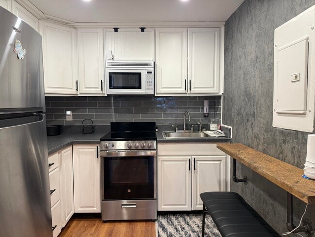 Building Photo - 42 Willow Wood Ct