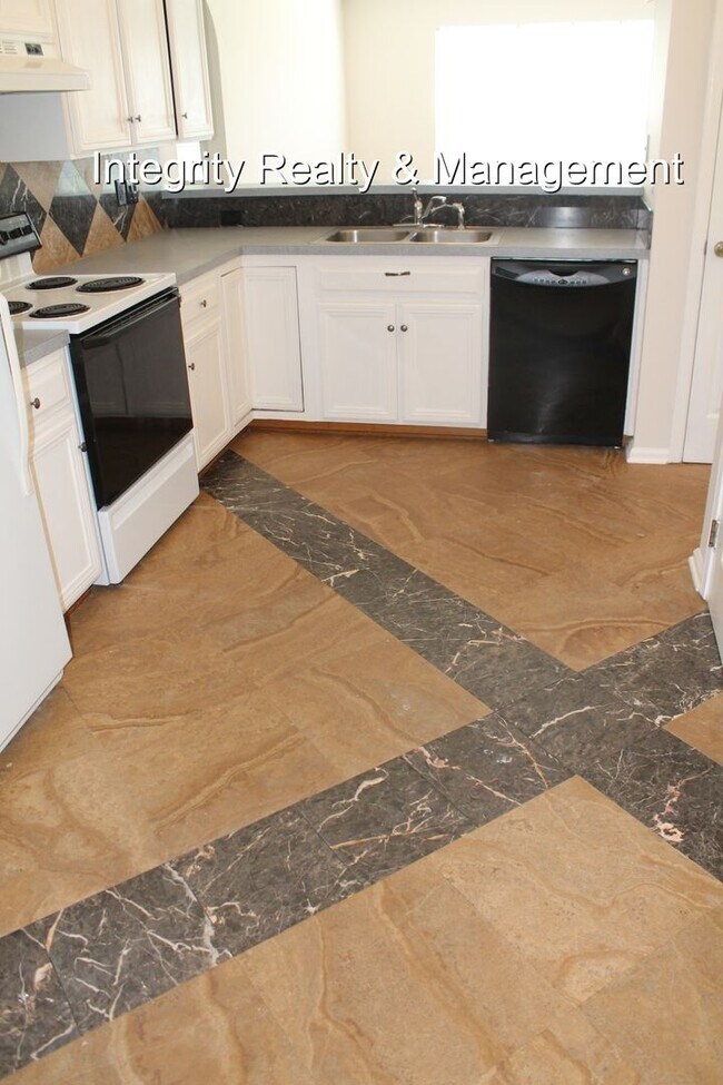 Building Photo - 3 bed/2.5 bath in Lake Asbury