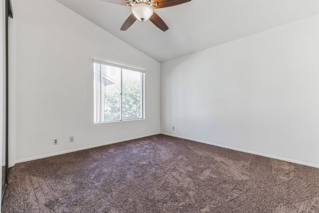 Building Photo - 74624 Driftwood Dr