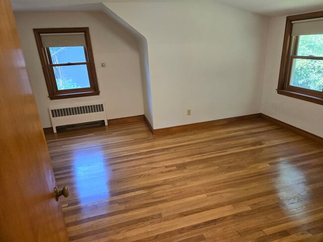 Building Photo - 12 Cedar Dr