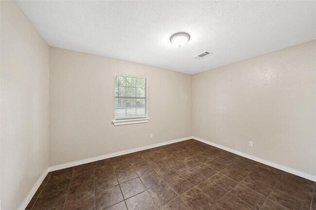 Building Photo - 202 Penick Rd