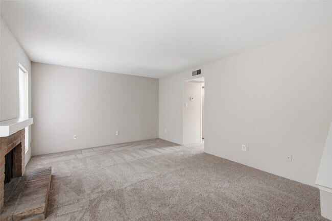 Building Photo - 2120 Wilcrest Dr
