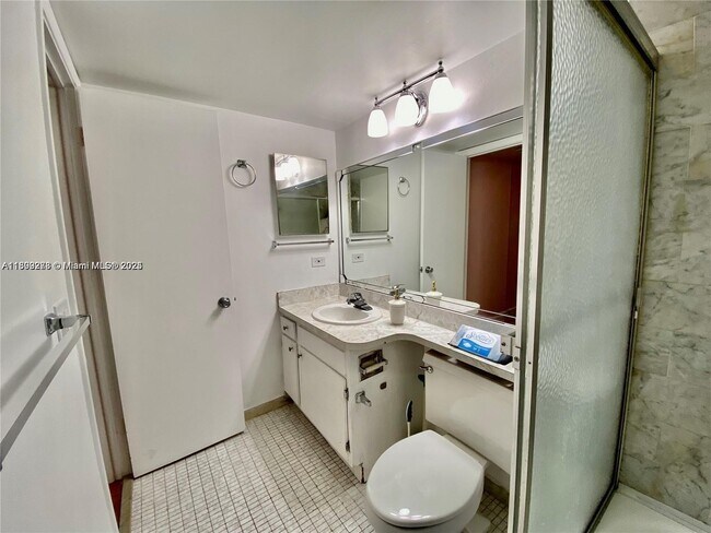Building Photo - 671 S Hollybrook Dr