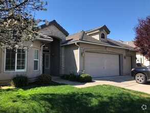 Building Photo - Beautiful Clovis North Brentwood 3/2