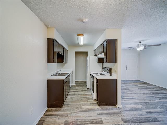 Building Photo - 209 S Beverly St