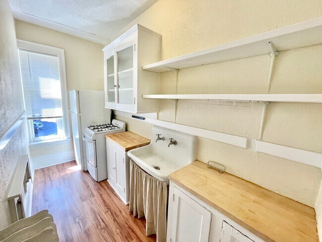 photo aug 29 2023, 11 32 18 am - Cross Apartments