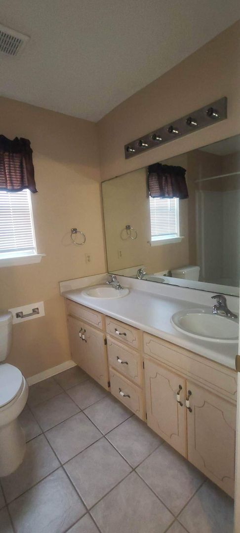 Building Photo - 3835 Cross Creek Trail