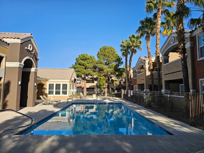 Building Photo - 8101 W Flamingo Rd