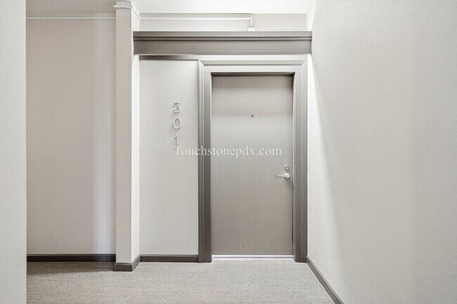 Building Photo - 1630 S Harbor Way