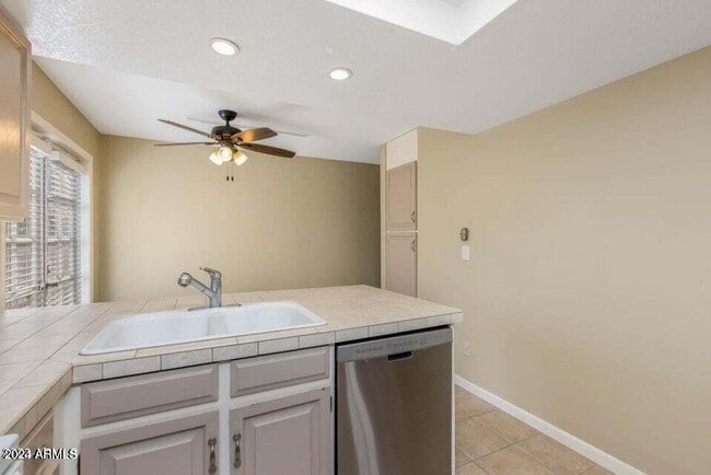 Building Photo - 7230 E Arlington Rd