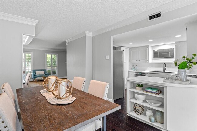 Building Photo - 6109 Bullard Dr
