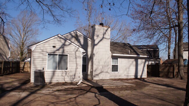 Building Photo - 1504 Crawley Cir