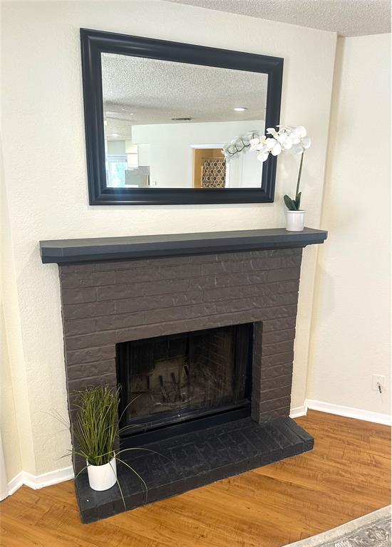 Building Photo - 503 Algerita Dr