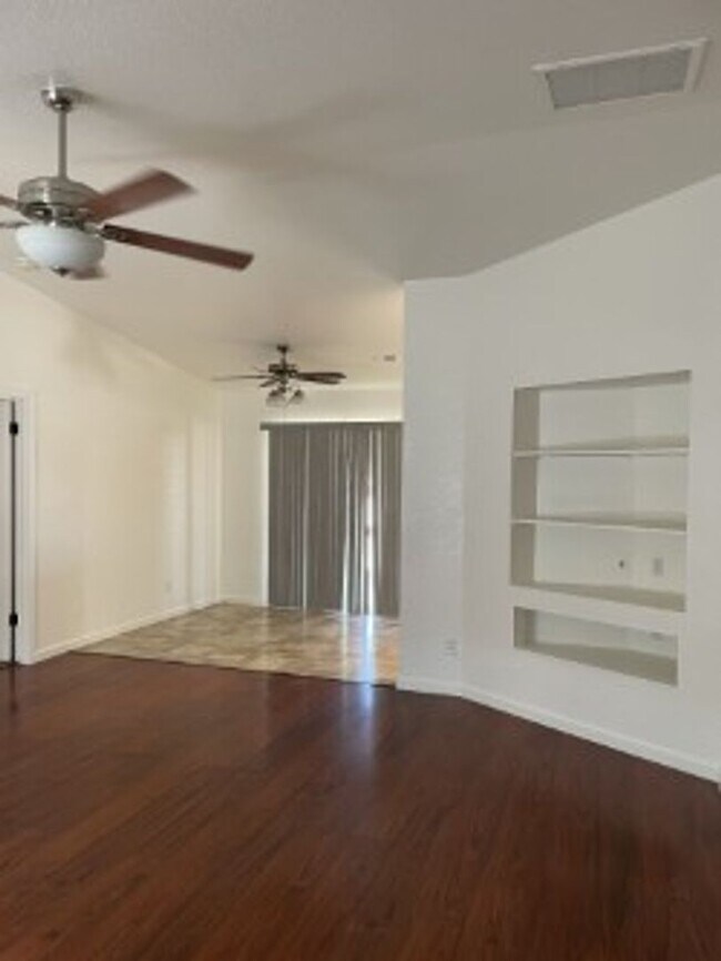 Building Photo - 3505 Mockingbird Dr