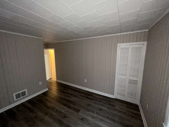 Building Photo - Two units, one home!