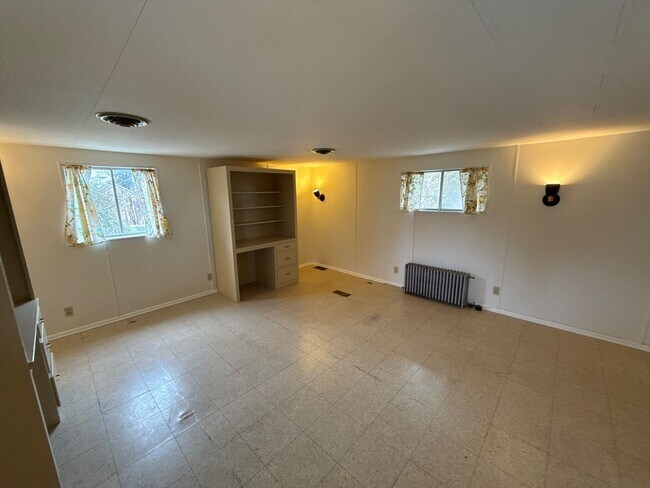 Building Photo - 1947 Marion St SE