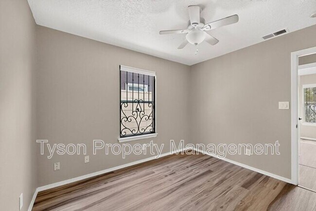 Building Photo - 1409 Stoneway Dr NW