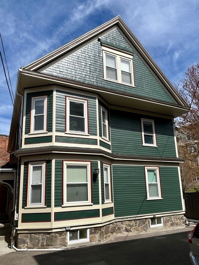 Building Photo - 46 Aspinwall Ave