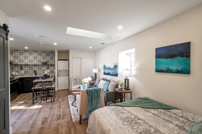 Building Photo - Modern ADU – Private, Efficient, and Styli...