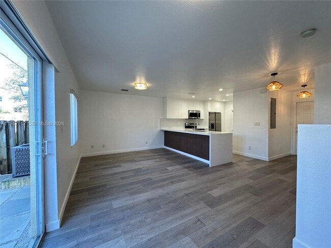 Building Photo - 322 NE 3rd St