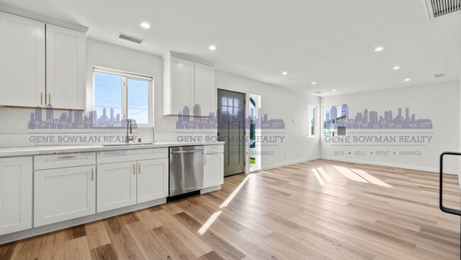 Building Photo - 2205 E 24th St