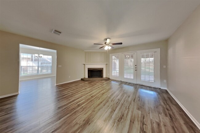 Building Photo - 7515 Shangrila Ln