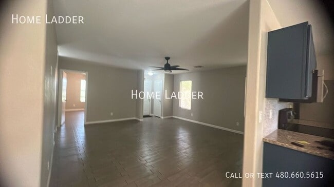 Building Photo - 7213 W Hilton Ave