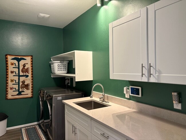 Building Photo - 55+ Furnished Short Term Dove Mountain Beauty