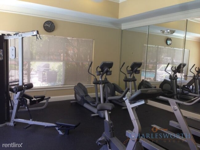 Building Photo - 2 br, 2 bath Townhome - Piedmont
