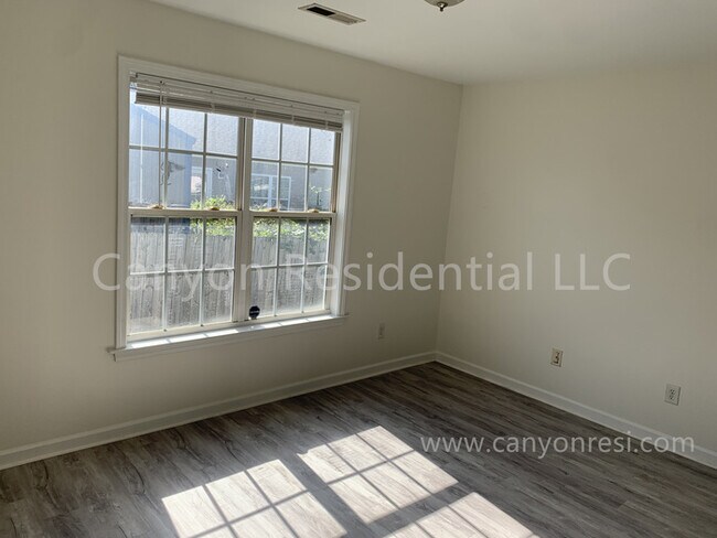 Building Photo - 1718 Kay St