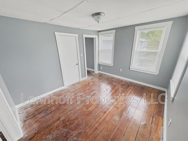 Building Photo - 142 Jewett St