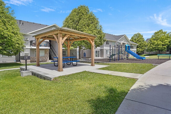 Building Photo - Lakeview Apartment Homes