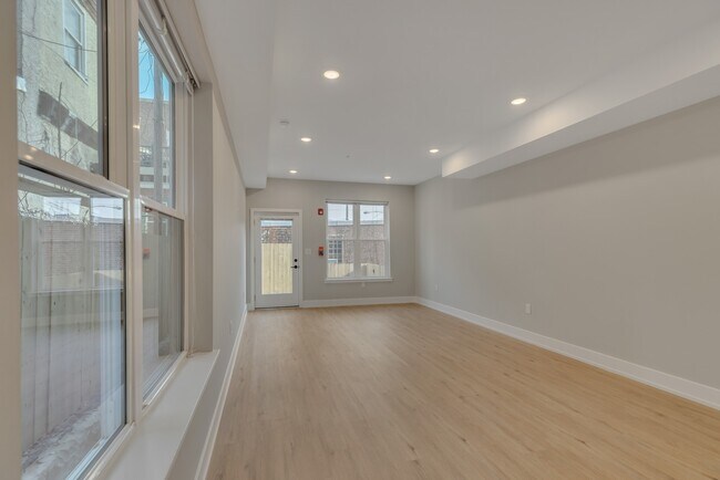 Building Photo - 937 N 29th St