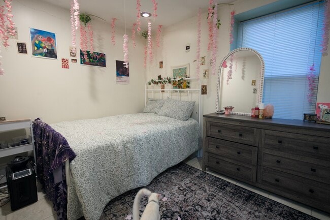 623 # 5 - Redmond Apartments