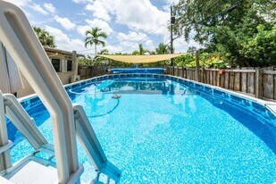 Building Photo - 3309 SW 16th St