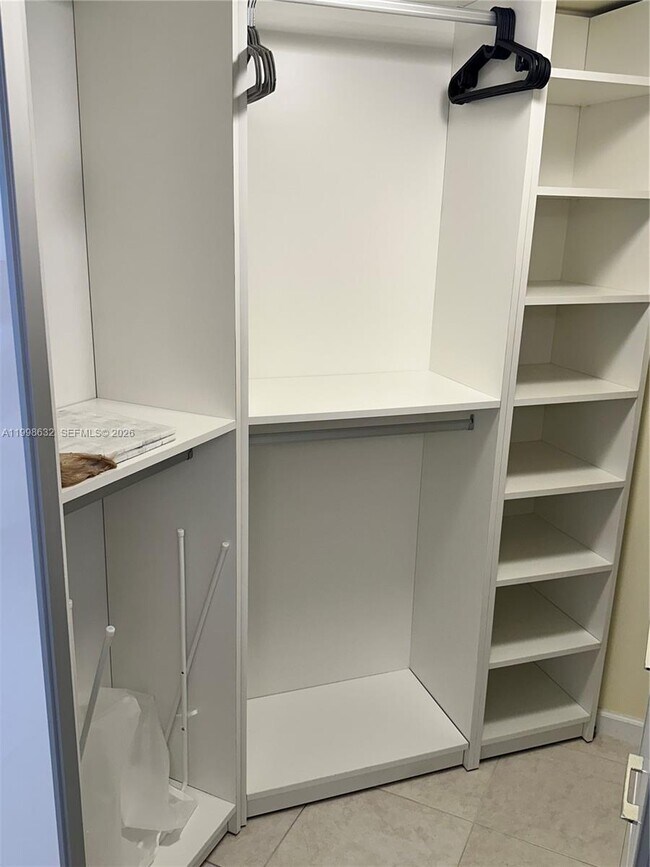 Building Photo - 3530 Mystic Pointe Dr