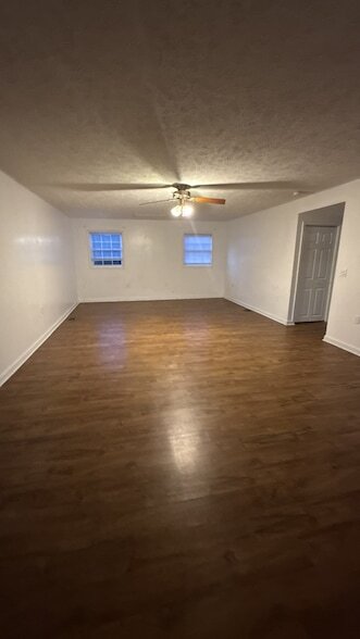 Building Photo - 3034 Fieldview Dr