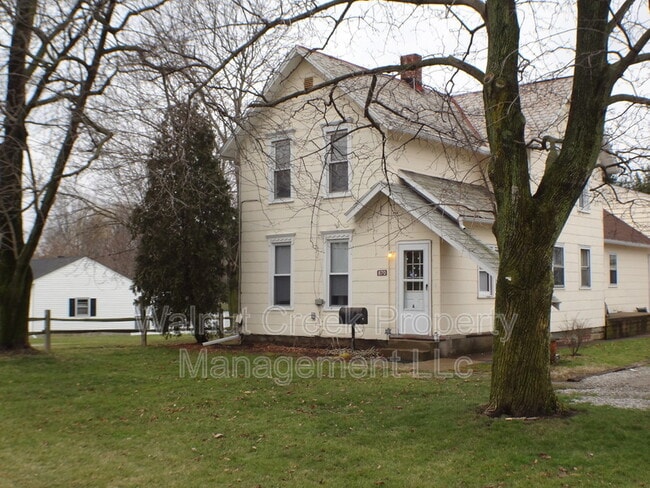 Building Photo - 870 S Main St