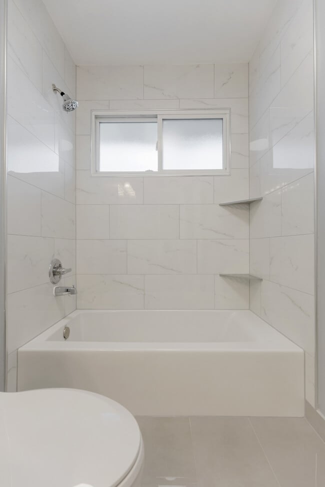 Building Photo - 198 Shadywood Ln