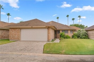 Building Photo - 21 E Moore Rd