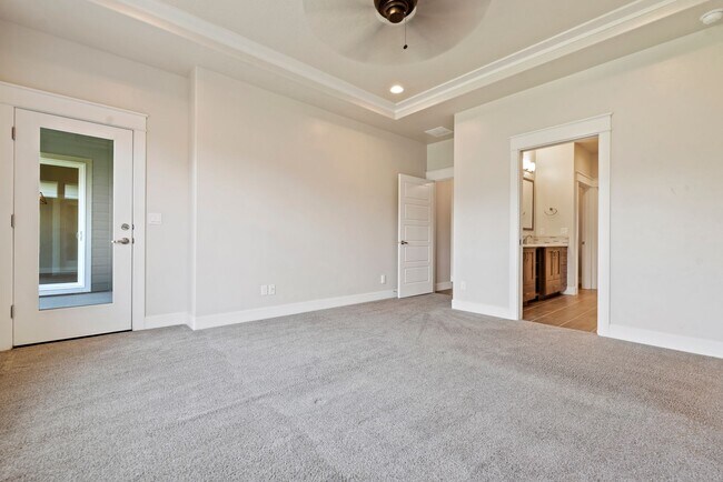Building Photo - 2 bed 2.5 bath premium upgraded home in 55...