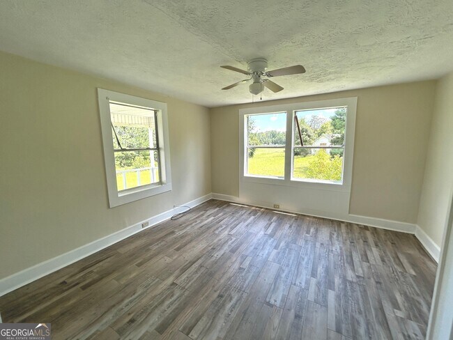 Building Photo - 2455 Pegasus Parkway