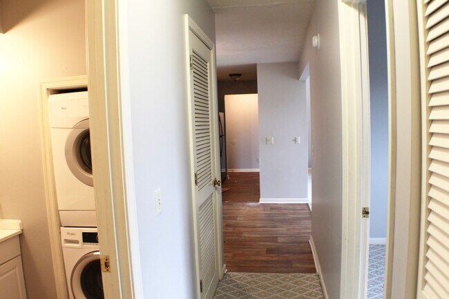 Building Photo - 1026 Blue Ridge Dr